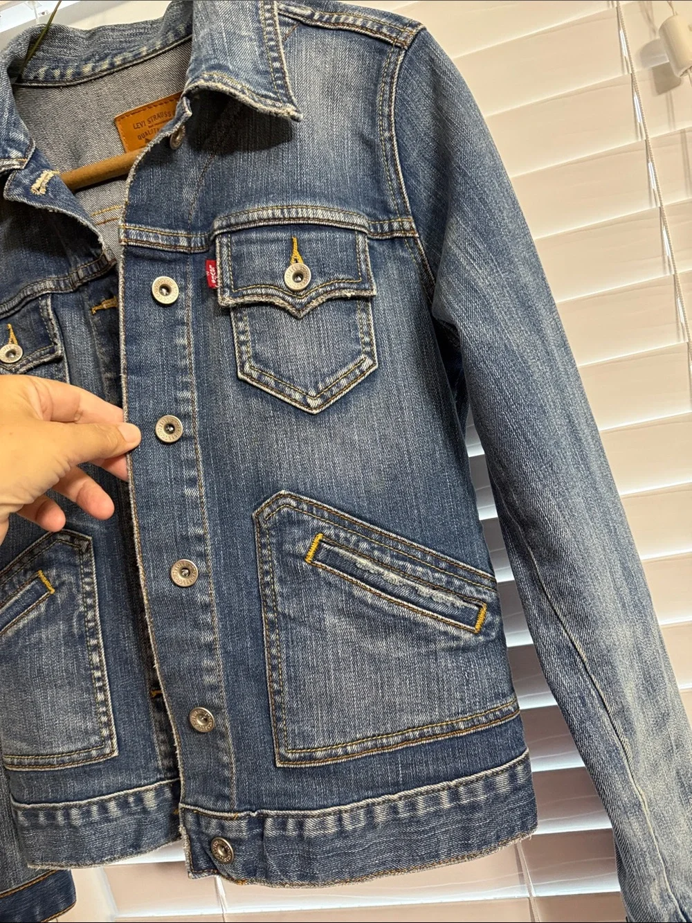 Levi's Women Blue Denim Jacket with Red Tab